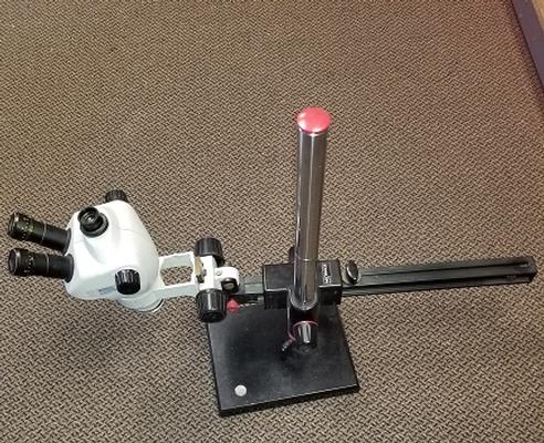  Sciencescope 1001146 Microscope with ELZ-P2 Boom Stand
