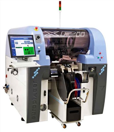 The XPii-II is a smaller footprint, high speed, pick-and-place machine incorporating the same technologies as the larger footprint iineo platform.